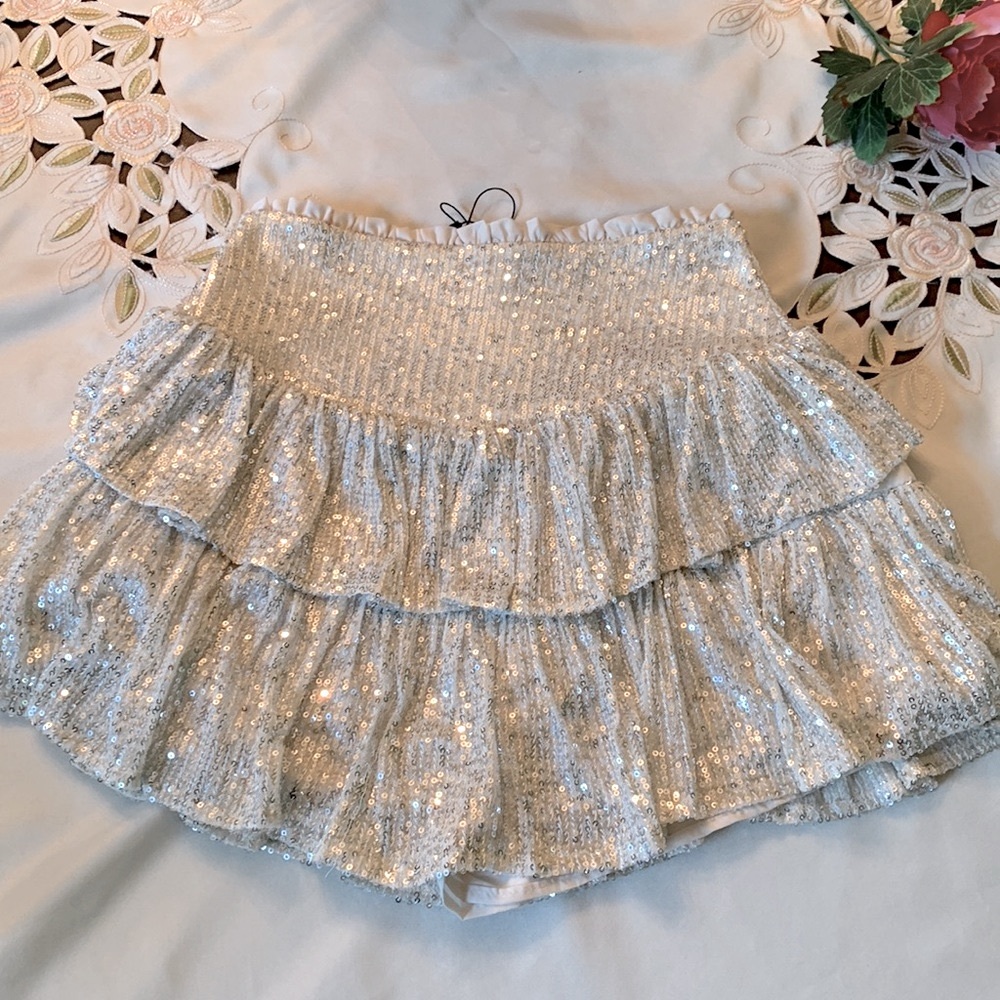 **NEW** Sequin skort size S cream/silver/gold shimmer - Picture 2 of 3